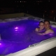 Armstark Whirlpool Nacht LED violett Young Couple