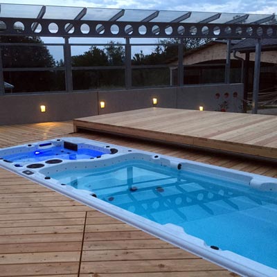 Armstark Swim Spa Aquarius 6000 Pool Lounge Außenbereich Referenz