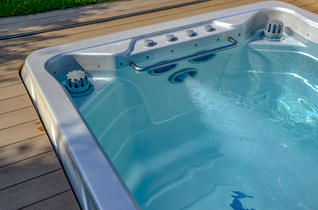 Armstark Swim Spa Referenz Boost und Pool Lounge®