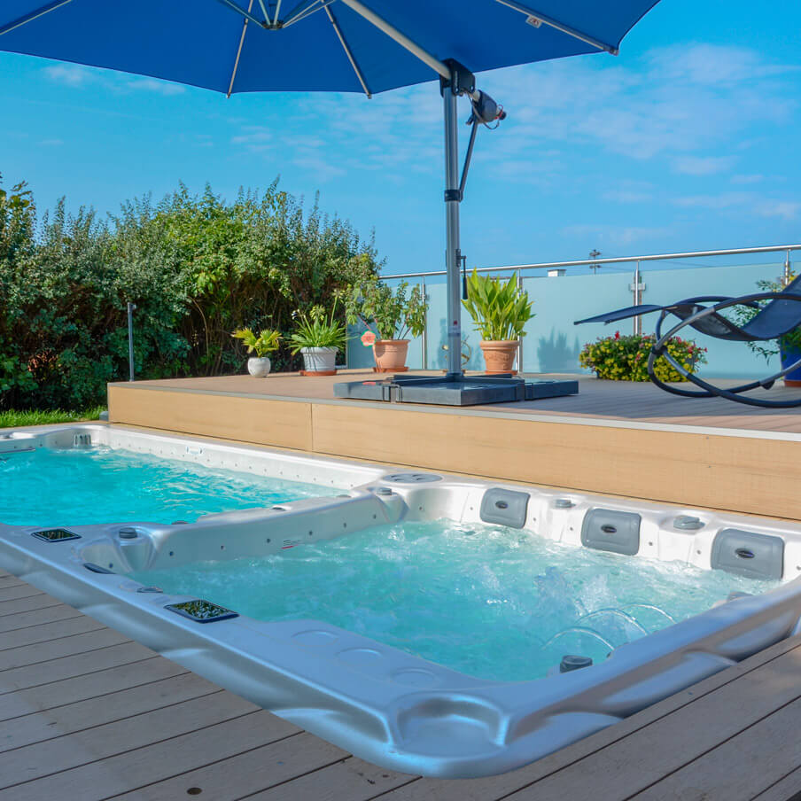 Swim Spa Boost mit Pool Lounge